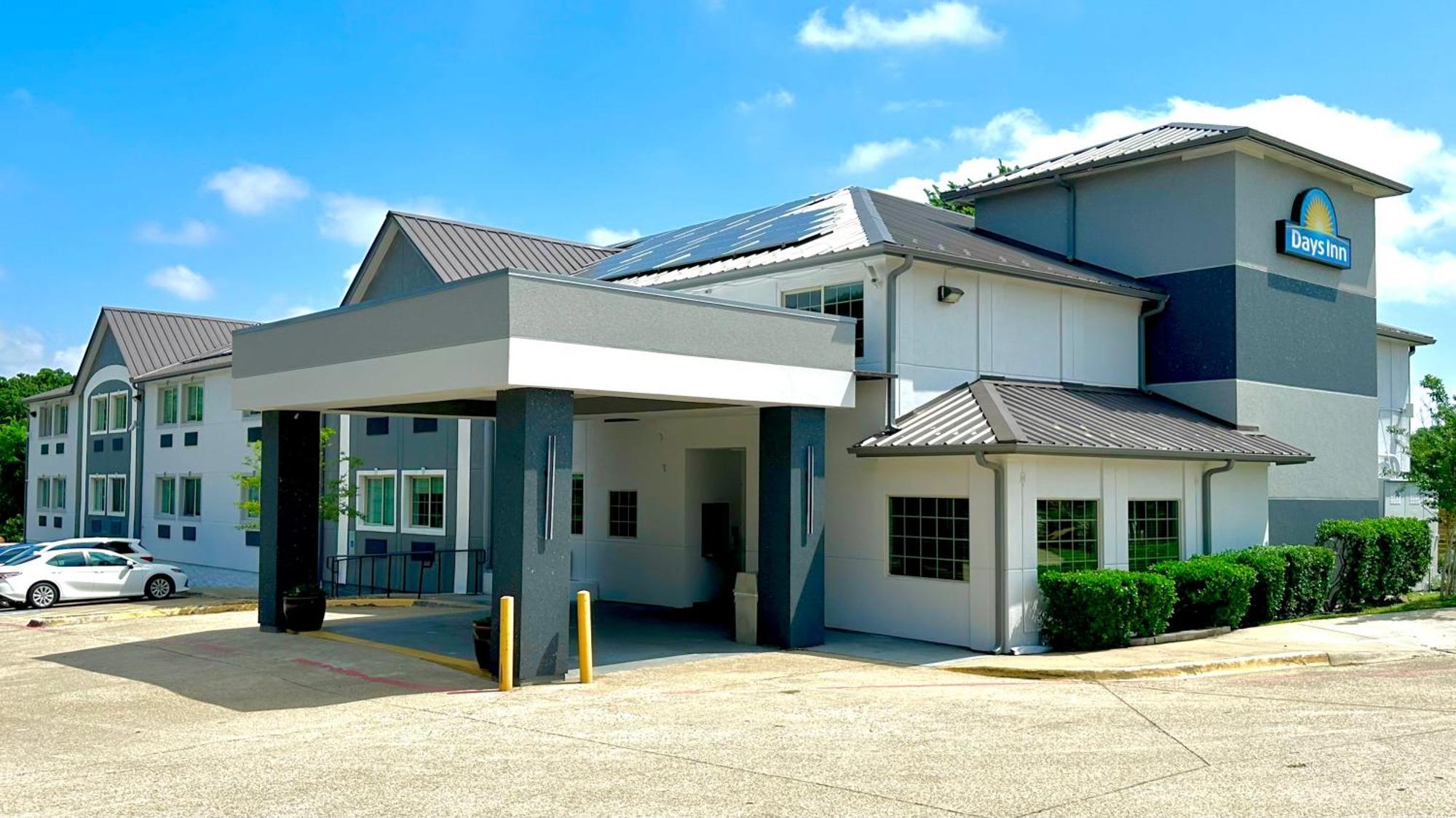 Days Inn By Wyndham Arlington Exterior photo